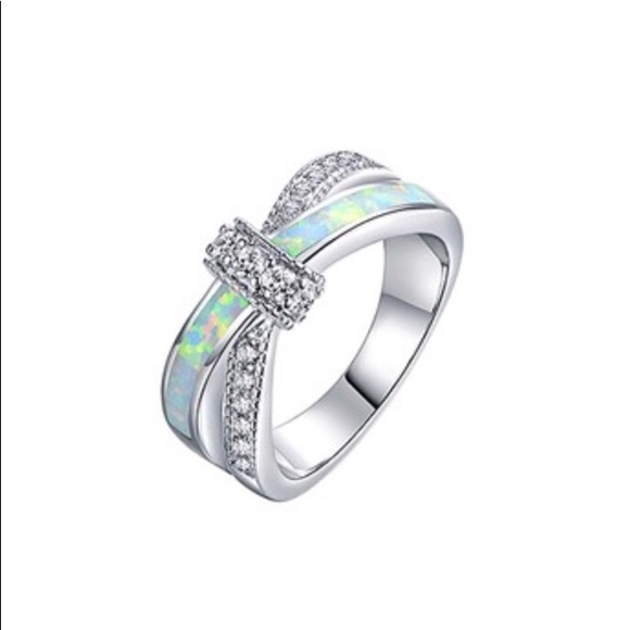 Jewelry - 🌼 NWT Opal & Silvertone Criss Cross Ring Size 9